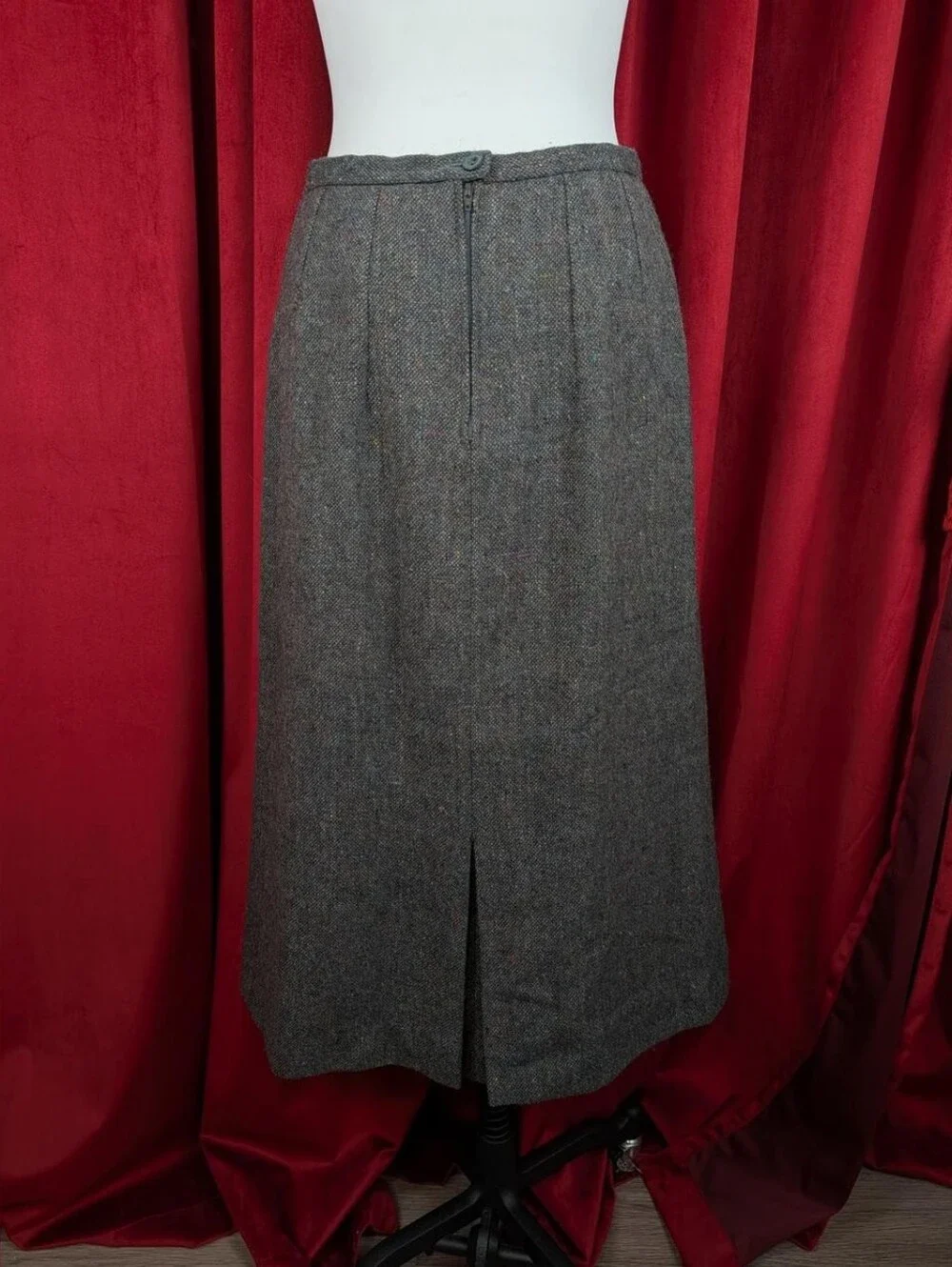 True Vintage 70's Brendella Gray Tweed 100% Wool Midi Walking Skirt